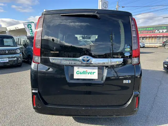 トヨタ ノア ハイブリッド G 愛知県 2015(平27)年 14.2万km ブラック /禁煙//アルパイン12.8インチフリップダウンモニター//アルパイン10インチナビ//CD/DVD/BT/MSV/フルセグ//バックカメラ//レーダー探知機//置くだけ充電//純正ドライブレコーダー//ビルトインETC//両側パワースライドドア//PCS//クルーズコントロール//横滑り防止装置//シートヒーター//LEDオートライト//フォグランプ//オートリトラウィンカーミラー//ロールサンシェード//革巻きステアリング//ステアリングスイッチ//照明付バニティミラー//nanoe//純正フロアマット//純正ドアバイザー//スペアスマートキー//新車時保証書//取扱説明書//サマータイヤ付純正15AW積込