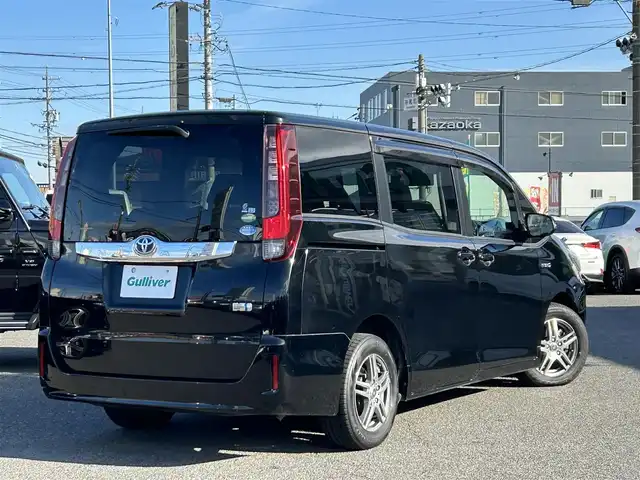 トヨタ ノア ハイブリッド G 愛知県 2015(平27)年 14.2万km ブラック /禁煙//アルパイン12.8インチフリップダウンモニター//アルパイン10インチナビ//CD/DVD/BT/MSV/フルセグ//バックカメラ//レーダー探知機//置くだけ充電//純正ドライブレコーダー//ビルトインETC//両側パワースライドドア//PCS//クルーズコントロール//横滑り防止装置//シートヒーター//LEDオートライト//フォグランプ//オートリトラウィンカーミラー//ロールサンシェード//革巻きステアリング//ステアリングスイッチ//照明付バニティミラー//nanoe//純正フロアマット//純正ドアバイザー//スペアスマートキー//新車時保証書//取扱説明書//サマータイヤ付純正15AW積込