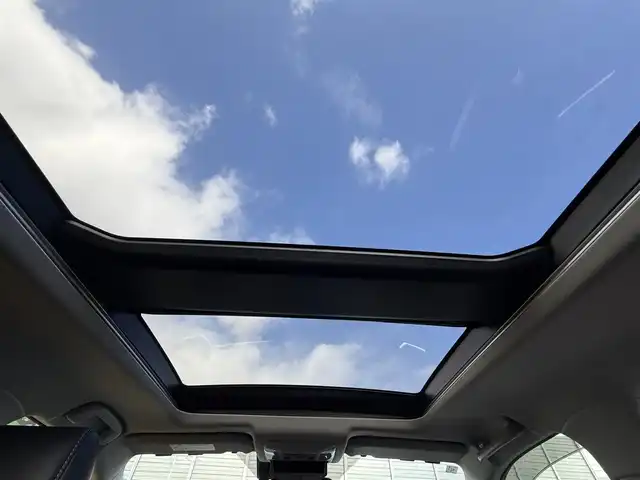 トヨタ ＲＡＶ４ ハイブリットG 滋賀県 2019(令1)年 7.2万km ホワイトパールクリスタルシャイン 禁煙車/純正ナビ/CD/DVD/HDMI/Bluetooth/フルセグTV/パーキングアシスト/レーダークルーズコントロール/ＥＴＣ/バックカメラ/サンルーフ/オートライト/コーナーセンサー/シートヒーター/LEDヘッドライト/社外20インチアルミホイール