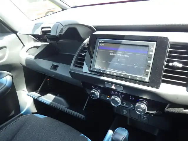 ホンダ フィット e:HEVホーム 千葉県 2020(令2)年 6.2万km プレミアムグラマラスブロンズP ホンダセンシング/・衝突軽減ブレーキ（CMBS）/・車線維持支援システム（LKAS）/・アダプティブクルーズコントロール（ACC）/純正SDナビ/【CD再生機能】/バックカメラ/ドライブレコーダー/ハーフレザーシート/革巻きステアリング/ステアリングスイッチ/ETC/LEDヘッドライト/ウインカーミラー/コーナーセンサー/サイド/カーテンエアバッグ/スマートキー