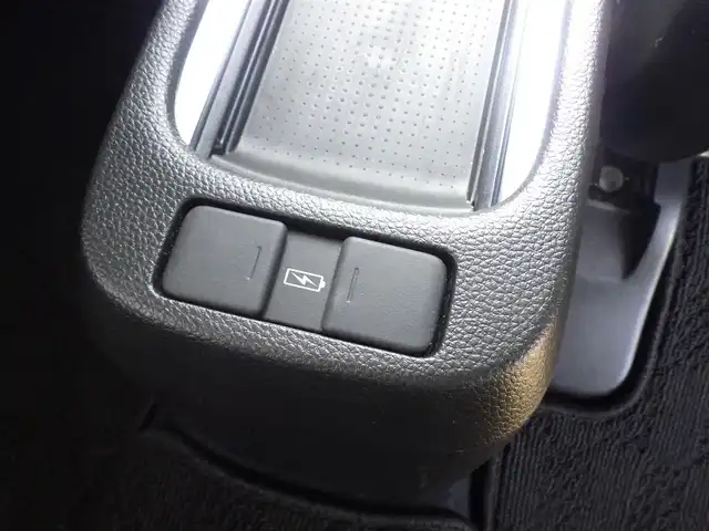 ホンダ フィット e:HEVホーム 千葉県 2020(令2)年 6.2万km プレミアムグラマラスブロンズP ホンダセンシング/・衝突軽減ブレーキ（CMBS）/・車線維持支援システム（LKAS）/・アダプティブクルーズコントロール（ACC）/純正SDナビ/【CD再生機能】/バックカメラ/ドライブレコーダー/ハーフレザーシート/革巻きステアリング/ステアリングスイッチ/ETC/LEDヘッドライト/ウインカーミラー/コーナーセンサー/サイド/カーテンエアバッグ/スマートキー