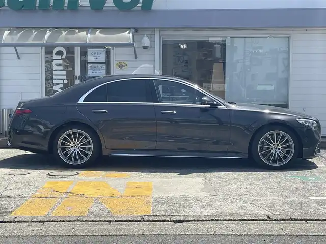 メルセデス・ベンツ Ｍ・ベンツ Ｓ５００ 4マチック 神奈川県 2023(令5)年 1.1万km グレー ワンオーナー/ベーシックパッケージ/　・パノラミックスライディングルーフ/　・シートベンチレーター/　・全席シートヒーター/　・アンビエントライト/AMGラインパッケージ/　・本革巻ウッドステアリング/　・20インチAMGアルミホイール/ナッパーレザーシート/ブルメスターサウンドシステム/ステアリングヒーター/ヘッドアップディスプレイ/3Dコックピットディスプレイ/レーダーセフティパッケージ/360°カメラ/LEDヘッドライト/前席ワイヤレスチャージ/保証書/取扱説明書