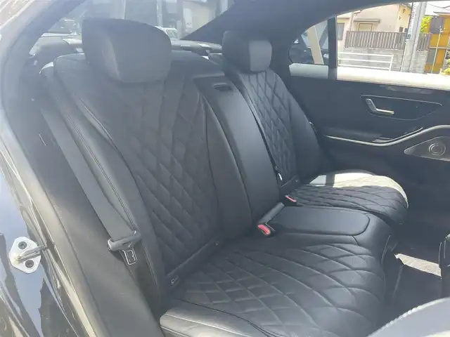 メルセデス・ベンツ Ｍ・ベンツ Ｓ５００ 4マチック 神奈川県 2023(令5)年 1.1万km グレー ワンオーナー/ベーシックパッケージ/　・パノラミックスライディングルーフ/　・シートベンチレーター/　・全席シートヒーター/　・アンビエントライト/AMGラインパッケージ/　・本革巻ウッドステアリング/　・20インチAMGアルミホイール/ナッパーレザーシート/ブルメスターサウンドシステム/ステアリングヒーター/ヘッドアップディスプレイ/3Dコックピットディスプレイ/レーダーセフティパッケージ/360°カメラ/LEDヘッドライト/前席ワイヤレスチャージ/保証書/取扱説明書