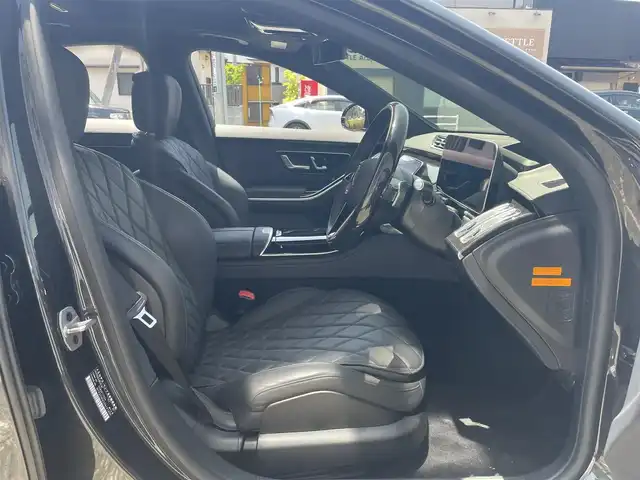 メルセデス・ベンツ Ｍ・ベンツ Ｓ５００ 4マチック 神奈川県 2023(令5)年 1.1万km グレー ワンオーナー/ベーシックパッケージ/　・パノラミックスライディングルーフ/　・シートベンチレーター/　・全席シートヒーター/　・アンビエントライト/AMGラインパッケージ/　・本革巻ウッドステアリング/　・20インチAMGアルミホイール/ナッパーレザーシート/ブルメスターサウンドシステム/ステアリングヒーター/ヘッドアップディスプレイ/3Dコックピットディスプレイ/レーダーセフティパッケージ/360°カメラ/LEDヘッドライト/前席ワイヤレスチャージ/保証書/取扱説明書