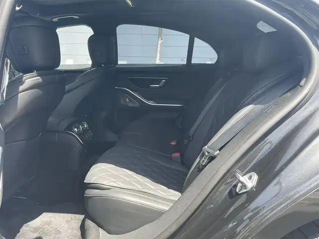 メルセデス・ベンツ Ｍ・ベンツ Ｓ５００ 4マチック 神奈川県 2023(令5)年 1.1万km グレー ワンオーナー/ベーシックパッケージ/　・パノラミックスライディングルーフ/　・シートベンチレーター/　・全席シートヒーター/　・アンビエントライト/AMGラインパッケージ/　・本革巻ウッドステアリング/　・20インチAMGアルミホイール/ナッパーレザーシート/ブルメスターサウンドシステム/ステアリングヒーター/ヘッドアップディスプレイ/3Dコックピットディスプレイ/レーダーセフティパッケージ/360°カメラ/LEDヘッドライト/前席ワイヤレスチャージ/保証書/取扱説明書