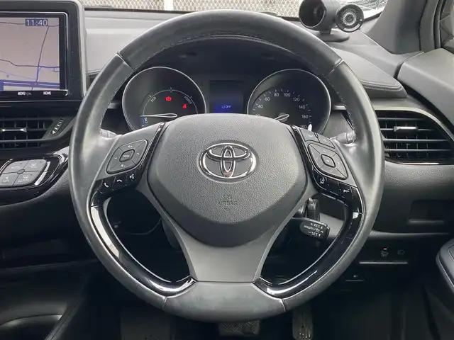 トヨタ Ｃ－ＨＲ S LEDパッケージ 香川県 2019(平31)年 6.4万km ブラックマイカ 登録時走行距離：63180km/ディーラー純正9型ナビ/　CD DVD BT フルセグTV/バックカメラ/規格外18インチアルミ/プリクラッシュセーティシステム/レーンキープアシスト/レーダークルーズコントロール/コーナーセンサー/オートハイビーム/LEDヘッドライト/オートライト/フォグランプ/前後ドライブレコーダー/ビルトインETC/オートホールド機能付き電子パーキングブレーキ/PWオールオート/ドアロック連動式オートリトラクタブル電動格納ウィンカーミラー/ドアバイザー/純正フロアマット/革巻きステアリング/ステアリングスイッチ/プッシュスタート/スマートキー/スペアキー