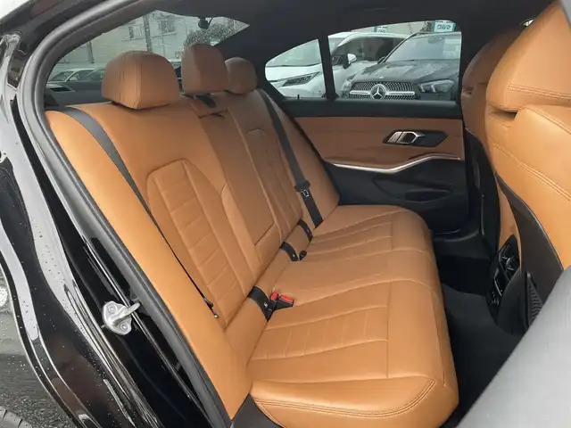 ＢＭＷ ３２０ｄ xDrive Mスポーツ 兵庫県 2019(令1)年 4.7万km サファイアブラックP /ハイラインパッケージ//ブラウンレザーシート//前席シートヒーター/電動シート/運転席メモリー付//純正ナビ//Bluetooth//ステアリングリモコン//バックカメラ//フットトランクオープナー//ワイヤレスチャージング//アイドリングストップ//パドルシフト//アンビエントライト//ミラー一体型ETC//オートLEDヘッドランプ//LEDフォグ//リヤフォグライト//純正18インチAW//ドライブレコーダー前後//ACC//正面衝突警告//側面衝突警告//車線逸脱警告//車線変更警告//PDC（パークディスタンスコントロール）//アクティブPDC緊急ブレーキ（後退時ブレーキ）//ハイビームアシスタンス