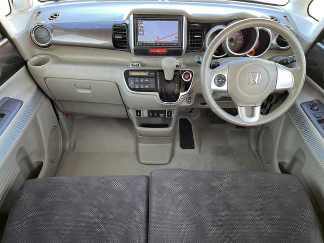 ホンダ Ｎ ＢＯＸ スラッシュ G・L ノヴァカントリースタイル 鳥取県 2019(令1)年 2.8万km プラチナホワイトパール ツートンカラー/社外ナビ/ワンセグ/ＣＤ/ＢＴ/ＵＳＢ/バックカメラ・ビルトインＥＴＣ/前席シートヒーター/ステアリングヒーター/安心パッケージ/シティーブレーキアシスト/キセノンヘットライト/オートライト/純正14インチアルミホイール/プッシュエンジンスタート/ウィンカーミラー