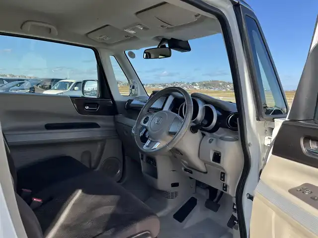 ホンダ Ｎ ＢＯＸ スラッシュ G・L ノヴァカントリースタイル 鳥取県 2019(令1)年 2.8万km プラチナホワイトパール ツートンカラー/社外ナビ/ワンセグ/ＣＤ/ＢＴ/ＵＳＢ/バックカメラ・ビルトインＥＴＣ/前席シートヒーター/ステアリングヒーター/安心パッケージ/シティーブレーキアシスト/キセノンヘットライト/オートライト/純正14インチアルミホイール/プッシュエンジンスタート/ウィンカーミラー