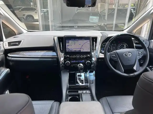 トヨタ アルファードハイブリット SR Cパッケージ 大阪府 2022(令4)年 1.6万km ブラック サンルーフ/黒革/パワーシート/エアシートヒーター/ステアリングヒーター/Dシートメモリ/純正ナビ/TV/360度カメラ/純正17インチAW/電動リアゲート/クリアランスソナー/ブラインドスポット