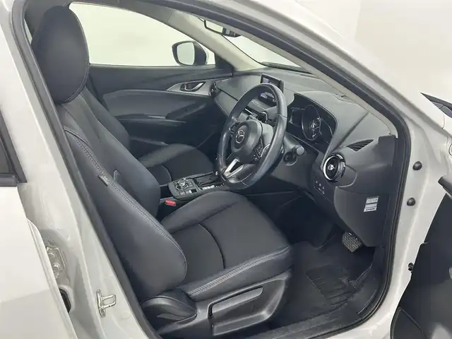 マツダ ＣＸ－３ 20S プロアクティブ 熊本県 2019(平31)年 5.7万km セラミックM ワンオーナー/純正メモリーナビ/　(AM/FM/CD/DVD/Bluetooth/iPod/フルセグTV)/フロント・バック・サイドカメラ/360度ビューモニター/i-アクティブセンス/・プリクラッシュセーフティ/・スマートシティブレーキサポート(前進/後退)/・マツダレーダークルーズコントロール/・ドライバーアテンションアラート/・車線逸脱警報/・交通標識認識/・車間認知支援/・アクティブドライビングディスプレイ/横滑り防止/パーキングセンサー/オートライト/アイドリングストップ/純正18インチアルミホイール/電格ウィンカーミラー/ドアバイザー/黒色ハーフレザーシート/パドルシフト/ステアリングスイッチ/ブレーキホールド/前方ドライブレコーダー/ビルトインETC/純正フロアマット/盗難防止装置/スペアキー×1/保証書/取扱説明書/ナビ取扱説明書