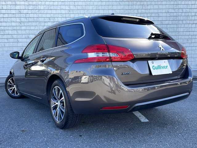 プジョー ３０８ SW シエロ 秋田県 2015(平27)年 17.3万km ガンＭ／黒 ・エンジンスタートボタン/・スマートキー/・AAC/・純正ナビ/・バックモニター/・ABS/・横滑り防止/・前後センサー/・オートライト/・LED/・サンルーフ/・フルフラットシート/・MTモード付AT
