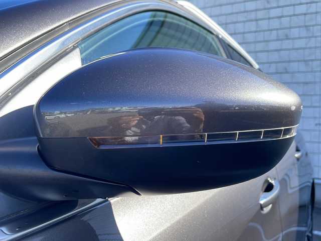 プジョー ３０８ SW シエロ 秋田県 2015(平27)年 17.3万km ガンＭ／黒 ・エンジンスタートボタン/・スマートキー/・AAC/・純正ナビ/・バックモニター/・ABS/・横滑り防止/・前後センサー/・オートライト/・LED/・サンルーフ/・フルフラットシート/・MTモード付AT