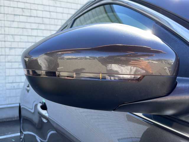 プジョー ３０８ SW シエロ 秋田県 2015(平27)年 17.3万km ガンＭ／黒 ・エンジンスタートボタン/・スマートキー/・AAC/・純正ナビ/・バックモニター/・ABS/・横滑り防止/・前後センサー/・オートライト/・LED/・サンルーフ/・フルフラットシート/・MTモード付AT