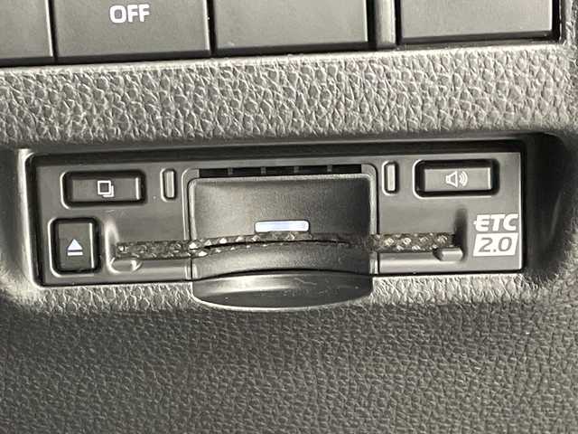 トヨタ ハリアー Z レザーパッケージ 岐阜県 2023(令5)年 3.9万km プレシャスブラックパール 純正SDナビ/FM/AM/BT/フルセグ/パノラミックビューモニター/デジタルインナーミラー/ビルトインETC2.0/レーダークルーズコントロール/レーンキープアシスト/プリクラッシュセーフティ/本革ステアリング/ステアリングヒーター/本革シート/シートヒーター/エアベンチレーション/パワーバックドア/メモリーシート/電子サイドブレーキ/MTモード付AT/LEDオートライト/オートマチックハイビーム/フォグランプ/スペアキー/タイプC/プッシュスタート