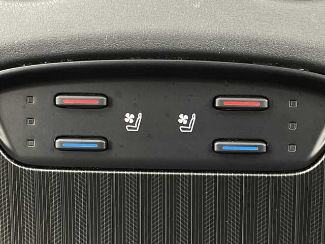 トヨタ ハリアー Z レザーパッケージ 岐阜県 2023(令5)年 3.9万km プレシャスブラックパール 純正SDナビ/FM/AM/BT/フルセグ/パノラミックビューモニター/デジタルインナーミラー/ビルトインETC2.0/レーダークルーズコントロール/レーンキープアシスト/プリクラッシュセーフティ/本革ステアリング/ステアリングヒーター/本革シート/シートヒーター/エアベンチレーション/パワーバックドア/メモリーシート/電子サイドブレーキ/MTモード付AT/LEDオートライト/オートマチックハイビーム/フォグランプ/スペアキー/タイプC/プッシュスタート