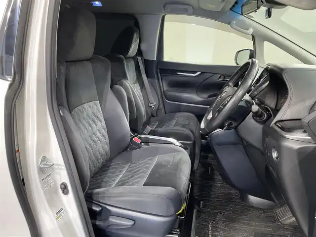 トヨタ アルファード S Aパッケージ 愛知県 2019(令1)年 7.5万km ホワイトパールクリスタルシャイン 純正１０インチナビ/（フルセグTV/AM/FM/Bluetooth）/衝突軽減ブレーキ/両側パワースライドドア/レーダークルーズコントロール/ビルトインETC/バックカメラ/ドライブレコーダー/コーナーセンサー/レーンキープアシスト/パーキングアシスト/プッシュスタート/スマートキー/純正フロアマット/純正18インチアルミホイール/オートライト