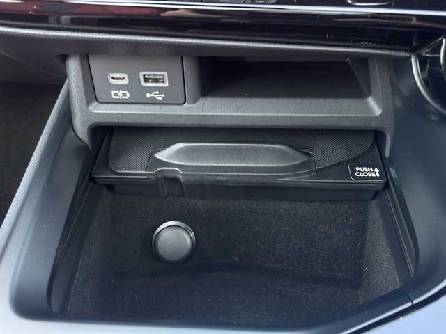 レクサス ＮＸ 350h Fスポーツ 三重県 2023(令5)年 1.8万km ホワイトノーヴァガラスフレーク メーカーオプション/・ムーンルーフ/・デジタルインナーミラー/・アクセサリーコンセント/レクサスチームメイト/・パノラミックビューモニター/・パーキングサポート/・緊急時操舵支援/・フロントクロストラフィックアラート/・レーンチェンジアシスト/三眼フルLEDヘッドランプ/・アダプティブハイビームシステム/・ヘッドランプクリーナー/・LEDコーナリングランプ/セーフティシステムプラス/・プリクラッシュセーフティ/・レーンディパーチャーアラート/・レーントレーシングアシスト/・レーダークルーズコントロール/・ロードサインアシスト/・発進遅れ告知機能/・ドライバー異常時対応システム/・プロアクティブドライビングアシスト/BSM/パーキングサポートブレーキ/純正14型ディスプレイオーディオプラス/【ナビ/フルセグ/BT/USB/Miracast】/ビルトインETC2.0/前後ドライブレコーダー/パドルシフト/HUD/パワーバックドア/レザーシート/D/N席パワーシート/D/N席シートベンチレーション/D/N席シートヒーター/ステアリングヒーター/プッシュスタート/スマートキー/フロアマット