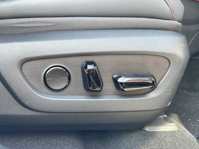 レクサス ＮＸ 350h Fスポーツ 三重県 2023(令5)年 1.8万km ホワイトノーヴァガラスフレーク メーカーオプション/・ムーンルーフ/・デジタルインナーミラー/・アクセサリーコンセント/レクサスチームメイト/・パノラミックビューモニター/・パーキングサポート/・緊急時操舵支援/・フロントクロストラフィックアラート/・レーンチェンジアシスト/三眼フルLEDヘッドランプ/・アダプティブハイビームシステム/・ヘッドランプクリーナー/・LEDコーナリングランプ/セーフティシステムプラス/・プリクラッシュセーフティ/・レーンディパーチャーアラート/・レーントレーシングアシスト/・レーダークルーズコントロール/・ロードサインアシスト/・発進遅れ告知機能/・ドライバー異常時対応システム/・プロアクティブドライビングアシスト/BSM/パーキングサポートブレーキ/純正14型ディスプレイオーディオプラス/【ナビ/フルセグ/BT/USB/Miracast】/ビルトインETC2.0/前後ドライブレコーダー/パドルシフト/HUD/パワーバックドア/レザーシート/D/N席パワーシート/D/N席シートベンチレーション/D/N席シートヒーター/ステアリングヒーター/プッシュスタート/スマートキー/フロアマット