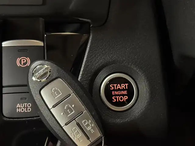 日産 ルークス ハイウェイスター X 群馬県 2021(令3)年 6.2万km チタニウムグレーメタリック 安全装備/・衝突軽減ブレーキ/・レーンキープアシスト/・クリアランスソナー/・プロパイロット/・インテリジェントルームミラー/・オートライト/・オートハイビーム/・アラウンドビューモニター/・SOSコール/・横滑り防止/純正9インチナビ/・AM/FM/フルセグTV/・Bluetooth/USB/・CD/DVD/MSV/両側電動スライドドア/純正ドライブレコーダー/LEDヘッドライト/LEDフォグランプ/オートホールド/電動パーキング/ETC/プッシュスタート/スマートキー/純正フロアマット/純正ドアバイザー