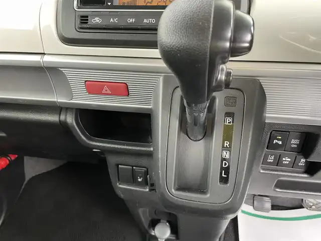 スズキ スペーシア HYBRID X 石川県 2019(平31)年 7.1万km 黒 社外メモリーナビ/フルセグTV/バックカメラ/LEDヘッドライト/ETC/両側パワースライドドア/スマートキー/プッシュスタート/シートヒーター/電動ミラー/レーダーブレーキ/コーナーセンサー/ABS/オートエアコン/オートライト