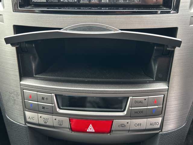 スバル アウトバック 2．5iアイサイト SパケLTD 長野県 2012(平24)年 7.1万km サテンホワイトパール ・純正7インチメモリーナビゲーション/CD DVD フルセグTV Bluetooth/・ETC/・サンルーフ/・アイサイト/・クルーズコントロール/・パドルシフト/・HIDヘッドライト/・オートライト/・フォグライト/・純正18インチアルミホイール/・パワーシート(D/N)/・ハーフレザー調シート/・横滑り防止装置/・スマートキー/・エンジンプッシュスタート/・フロアマット/・ウィンカーミラー/・電動格納ミラー