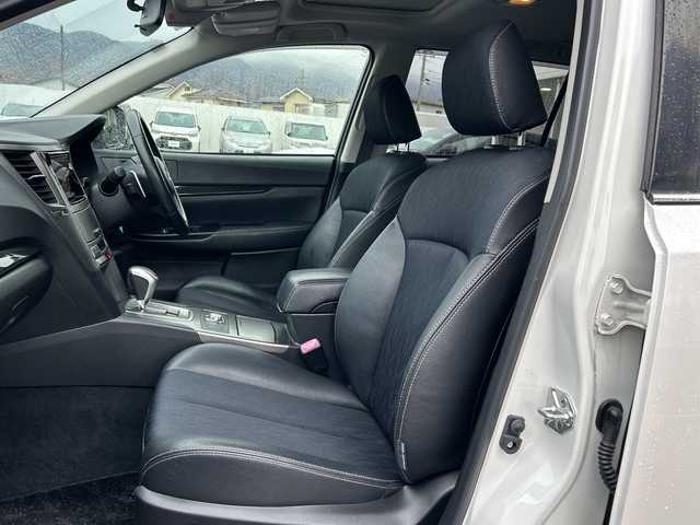 スバル アウトバック 2．5iアイサイト SパケLTD 長野県 2012(平24)年 7.1万km サテンホワイトパール ・純正7インチメモリーナビゲーション/CD DVD フルセグTV Bluetooth/・ETC/・サンルーフ/・アイサイト/・クルーズコントロール/・パドルシフト/・HIDヘッドライト/・オートライト/・フォグライト/・純正18インチアルミホイール/・パワーシート(D/N)/・ハーフレザー調シート/・横滑り防止装置/・スマートキー/・エンジンプッシュスタート/・フロアマット/・ウィンカーミラー/・電動格納ミラー