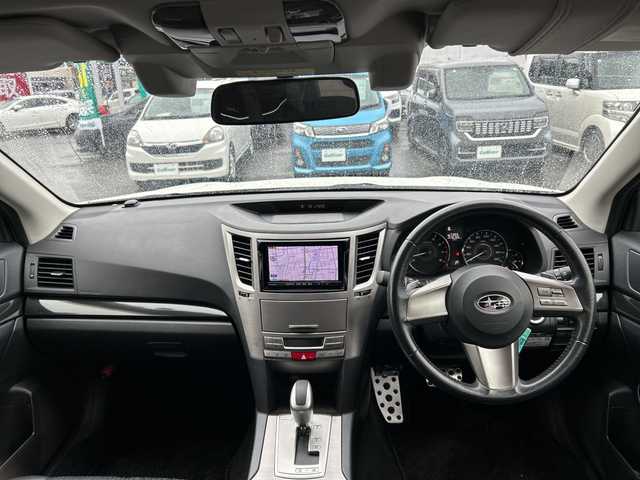 スバル アウトバック 2．5iアイサイト SパケLTD 長野県 2012(平24)年 7.1万km サテンホワイトパール ・純正7インチメモリーナビゲーション/CD DVD フルセグTV Bluetooth/・ETC/・サンルーフ/・アイサイト/・クルーズコントロール/・パドルシフト/・HIDヘッドライト/・オートライト/・フォグライト/・純正18インチアルミホイール/・パワーシート(D/N)/・ハーフレザー調シート/・横滑り防止装置/・スマートキー/・エンジンプッシュスタート/・フロアマット/・ウィンカーミラー/・電動格納ミラー