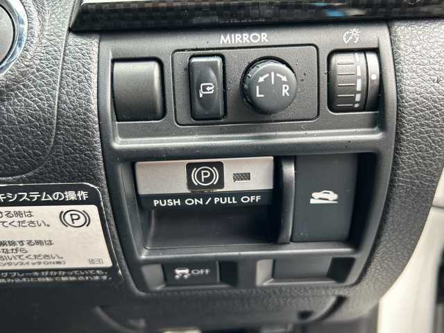 スバル アウトバック 2．5iアイサイト SパケLTD 長野県 2012(平24)年 7.1万km サテンホワイトパール ・純正7インチメモリーナビゲーション/CD DVD フルセグTV Bluetooth/・ETC/・サンルーフ/・アイサイト/・クルーズコントロール/・パドルシフト/・HIDヘッドライト/・オートライト/・フォグライト/・純正18インチアルミホイール/・パワーシート(D/N)/・ハーフレザー調シート/・横滑り防止装置/・スマートキー/・エンジンプッシュスタート/・フロアマット/・ウィンカーミラー/・電動格納ミラー