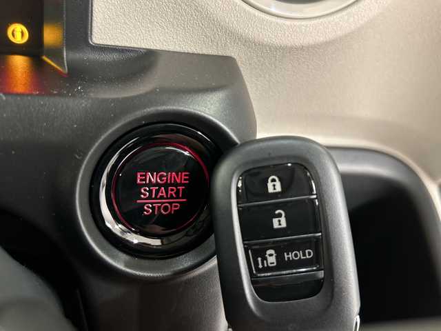 ホンダ Ｎ ＢＯＸ カスタム 岐阜県 2025(令7)年 0.1千km スマートブラック ディスプレイオーディオ/プッシュスタート/スマートキー/ウインカーミラー/ETC/USB入力端子/Bluetooth/片側パワースライドドア/レーンキープアシスト/LEDヘッドライト/サイドバイザー/オートライト/衝突軽減システム/コーナーセンサー前後/バックモニター/シートヒーター/前方ドラレコ