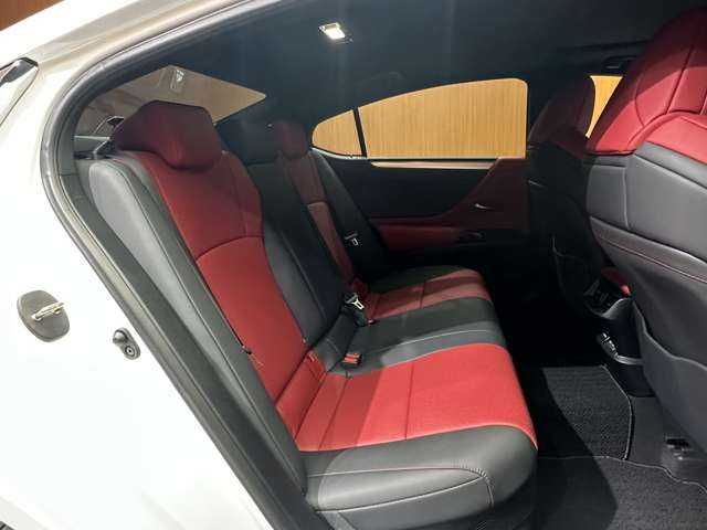 レクサス ＥＳ 300h Fスポーツ 千葉県 2023(令5)年 3.3万km 白 ムーンルーフ　/三眼ＬＥＤ　/ＬＳＳ　/純正ナビ　/３６０°カメラ　/レーダークルーズ　/レザーシート　/シートヒーター　/ベンチレーション　/パワーシート　/ＢＳＭ　/電動リアゲート　/ハイビームアシスト　/ドラレコ