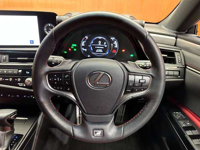 レクサス ＥＳ 300h Fスポーツ 千葉県 2023(令5)年 3.3万km 白 ムーンルーフ　/三眼ＬＥＤ　/ＬＳＳ　/純正ナビ　/３６０°カメラ　/レーダークルーズ　/レザーシート　/シートヒーター　/ベンチレーション　/パワーシート　/ＢＳＭ　/電動リアゲート　/ハイビームアシスト　/ドラレコ