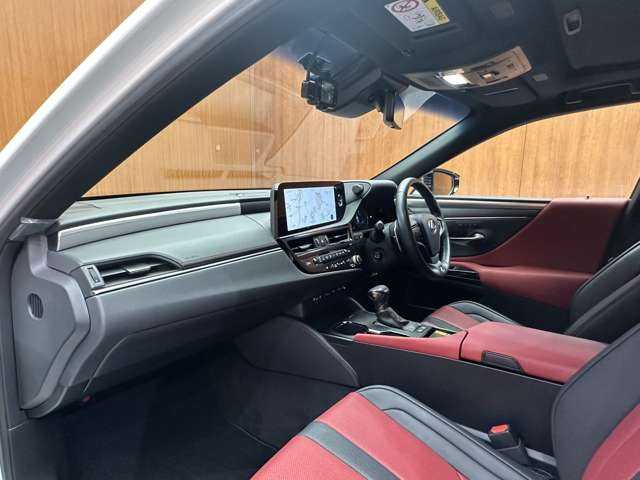 レクサス ＥＳ 300h Fスポーツ 千葉県 2023(令5)年 3.3万km 白 ムーンルーフ　/三眼ＬＥＤ　/ＬＳＳ　/純正ナビ　/３６０°カメラ　/レーダークルーズ　/レザーシート　/シートヒーター　/ベンチレーション　/パワーシート　/ＢＳＭ　/電動リアゲート　/ハイビームアシスト　/ドラレコ