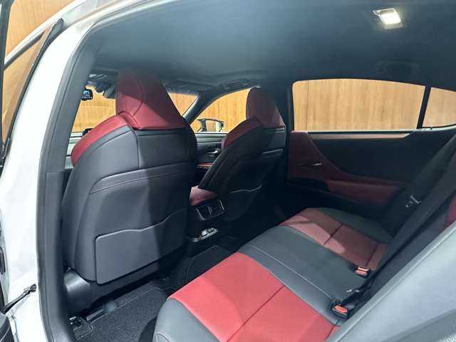 レクサス ＥＳ 300h Fスポーツ 千葉県 2023(令5)年 3.3万km 白 ムーンルーフ　/三眼ＬＥＤ　/ＬＳＳ　/純正ナビ　/３６０°カメラ　/レーダークルーズ　/レザーシート　/シートヒーター　/ベンチレーション　/パワーシート　/ＢＳＭ　/電動リアゲート　/ハイビームアシスト　/ドラレコ
