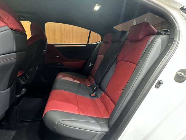 レクサス ＥＳ 300h Fスポーツ 千葉県 2023(令5)年 3.3万km 白 ムーンルーフ　/三眼ＬＥＤ　/ＬＳＳ　/純正ナビ　/３６０°カメラ　/レーダークルーズ　/レザーシート　/シートヒーター　/ベンチレーション　/パワーシート　/ＢＳＭ　/電動リアゲート　/ハイビームアシスト　/ドラレコ