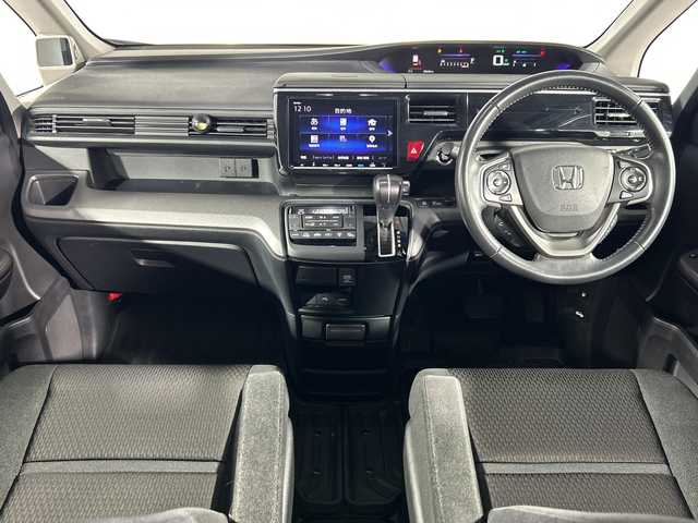 ホンダ ステップワゴン スパーダ ホンダセンシング 神奈川県 2018(平30)年 3.7万km プレミアムスパイスパープルP 純正9型メモリーナビゲーション【VXM-197VFNi】/フルセグ　CD DVD　AM　FM　SDMUSICRACK　USB　iPod　Bluetooth　HDMI　/バックカメラ/両側電動スライドドア【サンシェード】/ホンダセンシング/CMBS衝突軽減ブレーキ/誤発進抑制機能/先行車発進お知らせ/路外逸脱抑制機能/アダブティブクルーズコントロール/LKAS車線維持支援システム/レーンキープアシスト/標識認識機能/アイドリングストップ/純正前後ドライブレコーダー/純正ビルトインETC/2列目シートバックテーブル/革巻きステアリング/パドルシフト/プッシュスタート/スマートキー/純正16インチアルミホイール/純正サイド/リアスポイラー/LEDヘッドランプ/LEDフロントフォグランプ/オートライト