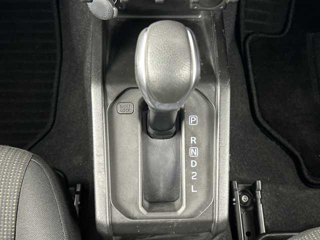 スズキ ジムニー XL 愛知県 2020(令2)年 2.3万km ミディアムグレー 禁煙車/４WD/ターボ/純正８インチナビ/（CD/DVD/Bluetooth/SD)/フロントカメラ/タフレックルーフキャリア/シーエルリンク製２インチリフトアップ/シーエルリンク製フロント・リアバンパー/シーエルリンク製グリル/スロットルコントローラー/スズキセーフティサポート/・衝突軽減ブレーキ/・レーンキープアシスト/・オートマチックハイビーム/ETC/前席シートヒーター/ダウンヒルアシスト/１７インチアルミホイール/スマートキー/スペアキー１本/プッシュスタート/LEDヘッドライト/フロントフォグランプ/オートライト/フロアマット/横滑り防止装置