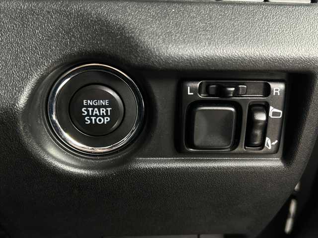 スズキ ジムニー XL 愛知県 2020(令2)年 2.3万km ミディアムグレー 禁煙車/４WD/ターボ/純正８インチナビ/（CD/DVD/Bluetooth/SD)/フロントカメラ/タフレックルーフキャリア/シーエルリンク製２インチリフトアップ/シーエルリンク製フロント・リアバンパー/シーエルリンク製グリル/スロットルコントローラー/スズキセーフティサポート/・衝突軽減ブレーキ/・レーンキープアシスト/・オートマチックハイビーム/ETC/前席シートヒーター/ダウンヒルアシスト/１７インチアルミホイール/スマートキー/スペアキー１本/プッシュスタート/LEDヘッドライト/フロントフォグランプ/オートライト/フロアマット/横滑り防止装置