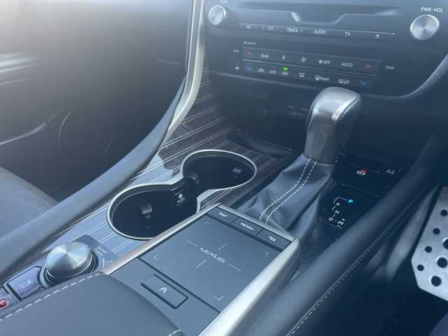 レクサス ＲＸ 300 Fスポーツ 高知県 2020(令2)年 3.3万km グラファイトブラックガラスフレーク 12.3インチタッチワイドディスプレイ＆リモートタッチ（タッチパッド式）/・ナビゲーションシステム/・CD/DVD/TV/BT/AUX/リヤビューカメラ/３６０°カメラ/プリクラッシュセーフティ/ヘッドアップディスプレイ/レーダークルーズコントロール/ブレーキアシスト/運転席/助手席シートヒーター/運転席/助手席ベンチレーション/ハンドルヒーター/ドライブモードセレクトスイッチ/ドライブレコーダー/ETC2.0/パドルシフト/純正アルミホイール２０インチ