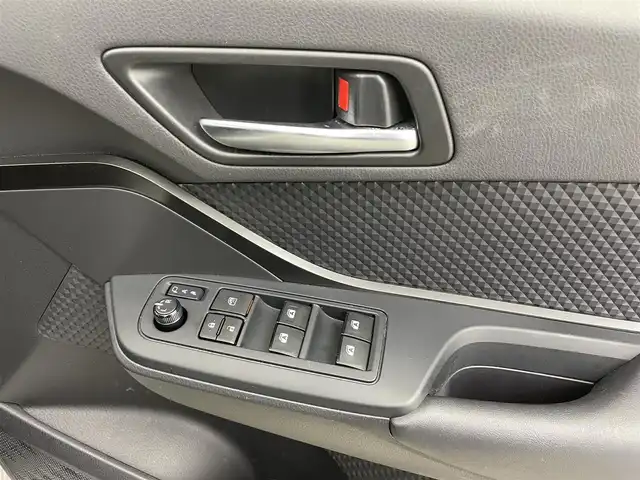 トヨタ Ｃ－ＨＲ S－T LEDパッケージ 富山県 2019(令1)年 3万km ホワイトパールクリスタルシャイン 4WD/純正ナビ/CD/DVD/BT/SD/フルセグTV/バックカメラ/ETC/ドライブレコーダー/レーダークルーズコントロール/衝突軽減ブレーキ/レーンキープアシスト/横滑り防止装置/スマートキー/スペアキー有/オートLEDライト/純正17インチアルミホイール/純正フロアマット/保証書/取扱説明書