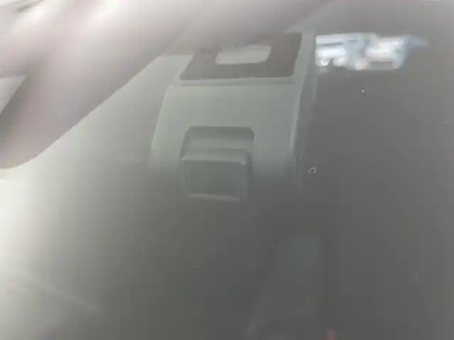 トヨタ Ｃ－ＨＲ S－T LEDパッケージ 富山県 2019(令1)年 3万km ホワイトパールクリスタルシャイン 4WD/純正ナビ/CD/DVD/BT/SD/フルセグTV/バックカメラ/ETC/ドライブレコーダー/レーダークルーズコントロール/衝突軽減ブレーキ/レーンキープアシスト/横滑り防止装置/スマートキー/スペアキー有/オートLEDライト/純正17インチアルミホイール/純正フロアマット/保証書/取扱説明書