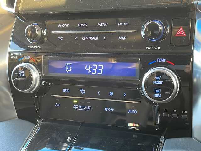 トヨタ アルファード S Cパッケージ 福岡県 2021(令3)年 4.4万km ホワイトノーヴァガラスフレーク 純正9型メモリナビ/フルセグＴＶ/Bluetooth/CD/DVD/サンルーフ/モデリスタエアロ/バックカメラ/フリップダウンモニター/デジタルインナーミラー/前席パワーシート/シートヒーター/エアーシート/オットマン/両側パワースライドドア/ステアリングヒーター/ビルトインETC/LEDヘッドライト/LEDフォグランプ