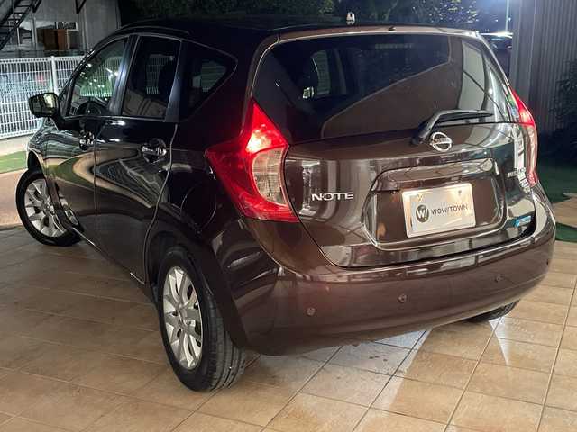 日産 ノート メダリスト エマージェンシーB 埼玉県 2015(平27)年 4.5万km インペリアルアンバーP エマージェンシーブレーキ/アラウンドビューモニター/HIDオートライト/ハーフレザーシート/純正15インチAW/プッシュスタート/禁煙車