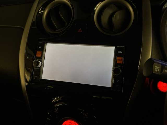 日産 ノート メダリスト エマージェンシーB 埼玉県 2015(平27)年 4.5万km インペリアルアンバーP エマージェンシーブレーキ/アラウンドビューモニター/HIDオートライト/ハーフレザーシート/純正15インチAW/プッシュスタート/禁煙車