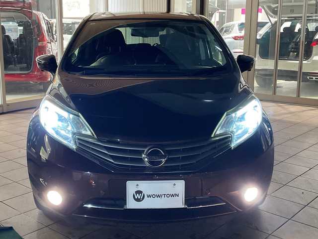 日産 ノート メダリスト エマージェンシーB 埼玉県 2015(平27)年 4.5万km インペリアルアンバーP エマージェンシーブレーキ/アラウンドビューモニター/HIDオートライト/ハーフレザーシート/純正15インチAW/プッシュスタート/禁煙車