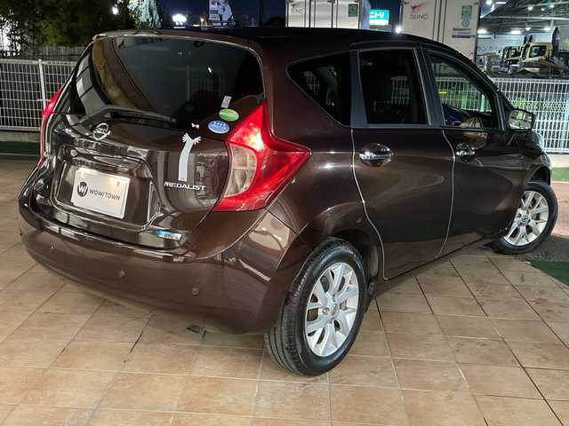 日産 ノート メダリスト エマージェンシーB 埼玉県 2015(平27)年 4.5万km インペリアルアンバーP エマージェンシーブレーキ/アラウンドビューモニター/HIDオートライト/ハーフレザーシート/純正15インチAW/プッシュスタート/禁煙車