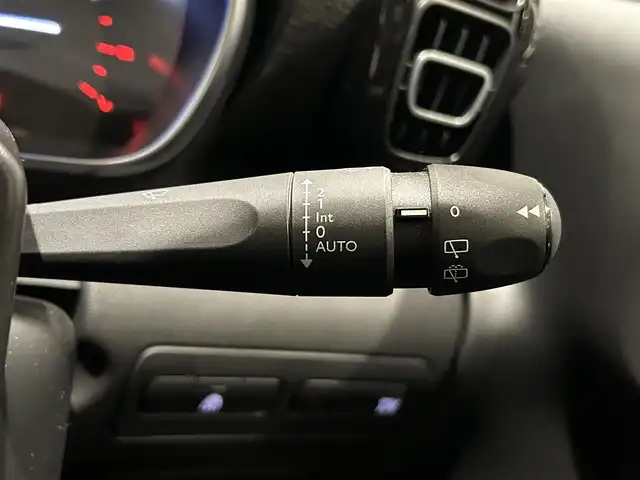 シトロエン シトロエン Ｃ３ エアクロス シャイン ブルーHDi 愛知県 2023(令5)年 5.1万km グレーⅡ Apple car play/社外地デジチューナー/置くだけ充電/ブラインドスポットモニター/純正ディスプレイオーディオ/社外前後ドライブレコーダー/プッシュスタート/バックモニター/クルーズコントロール/ETC