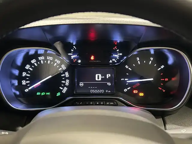 シトロエン シトロエン Ｃ３ エアクロス シャイン ブルーHDi 愛知県 2023(令5)年 5.1万km グレーⅡ Apple car play/社外地デジチューナー/置くだけ充電/ブラインドスポットモニター/純正ディスプレイオーディオ/社外前後ドライブレコーダー/プッシュスタート/バックモニター/クルーズコントロール/ETC