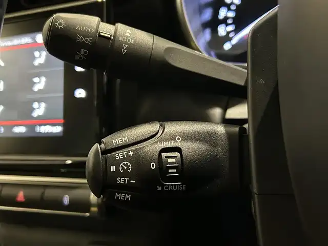 シトロエン シトロエン Ｃ３ エアクロス シャイン ブルーHDi 愛知県 2023(令5)年 5.1万km グレーⅡ Apple car play/社外地デジチューナー/置くだけ充電/ブラインドスポットモニター/純正ディスプレイオーディオ/社外前後ドライブレコーダー/プッシュスタート/バックモニター/クルーズコントロール/ETC