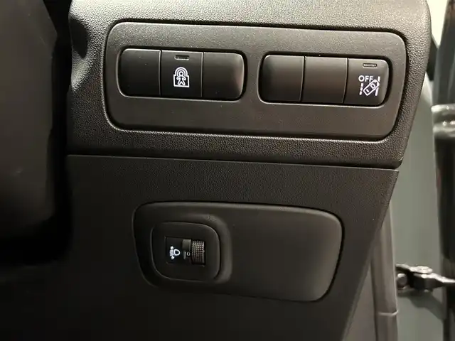 シトロエン シトロエン Ｃ３ エアクロス シャイン ブルーHDi 愛知県 2023(令5)年 5.1万km グレーⅡ Apple car play/社外地デジチューナー/置くだけ充電/ブラインドスポットモニター/純正ディスプレイオーディオ/社外前後ドライブレコーダー/プッシュスタート/バックモニター/クルーズコントロール/ETC